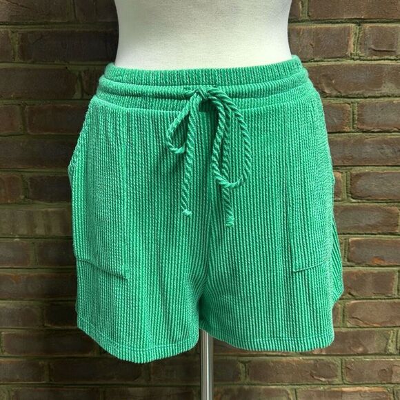 Bucket List Women’s Green Ribbed Drawstring Shorts Size Medium NEW - Picture 3 of 8
